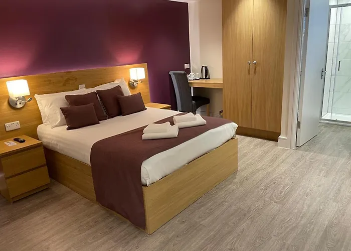 Hotels in Enfield Lock: Find the Perfect Accommodations for Your Visit