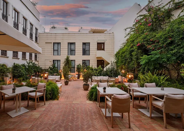 Mejores hoteles céntricos en Sevilla con parking