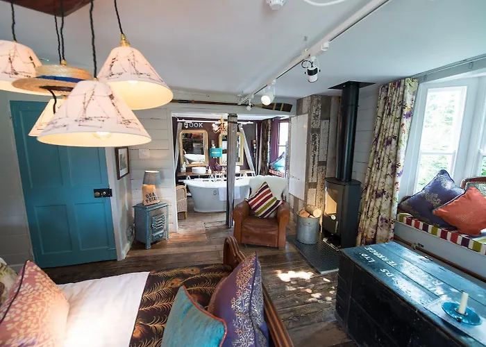 Top Hotels Convenient for Ashford Eurostar Terminal