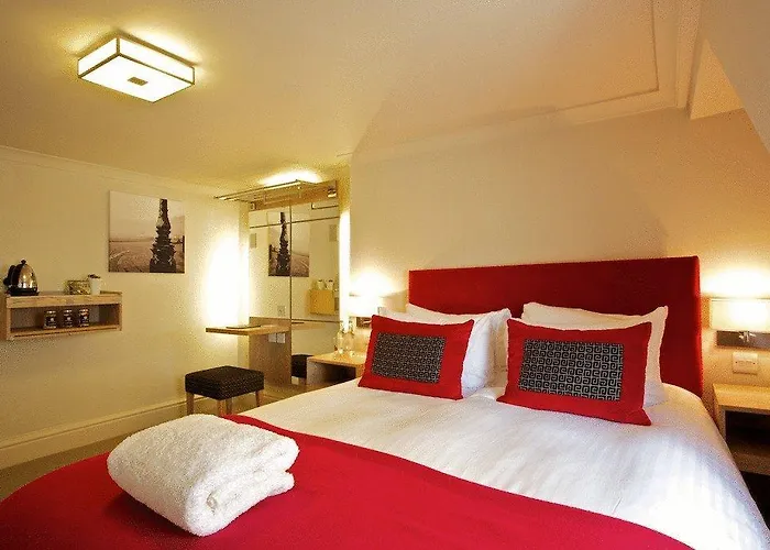 Discover the Comfort and Convenience of Premier Inn Bath City Centre Hotels in Bath